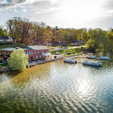 2 Units On Fife Lake With Hot Tub-Sleeps 14